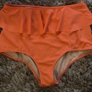 Size Medium Kortni Jeane Peplum Bottoms